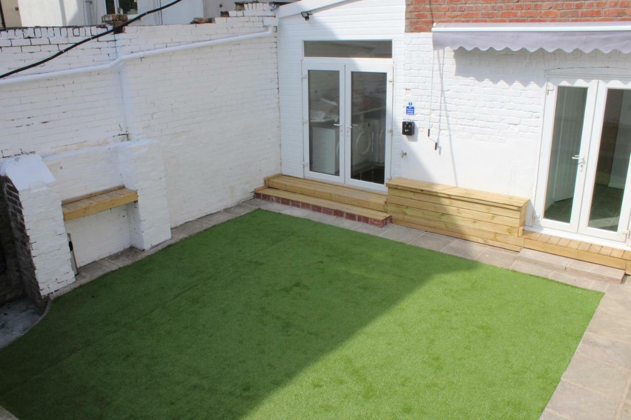 Backpackers Blackpool Hotel & Suites Zewnętrze zdjęcie